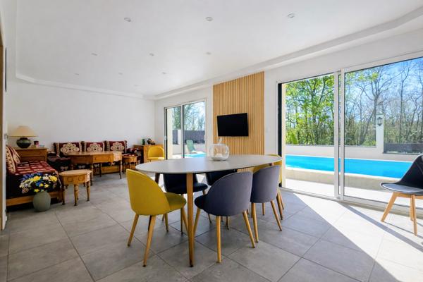 Maison contemporaine de plain-pied avec piscine et parc arboré – Trois-Palis Détails des diagnostics énergétiques