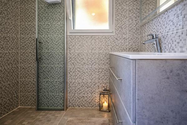 Maison contemporaine de plain-pied avec piscine et parc arboré – Trois-Palis Détails des diagnostics énergétiques