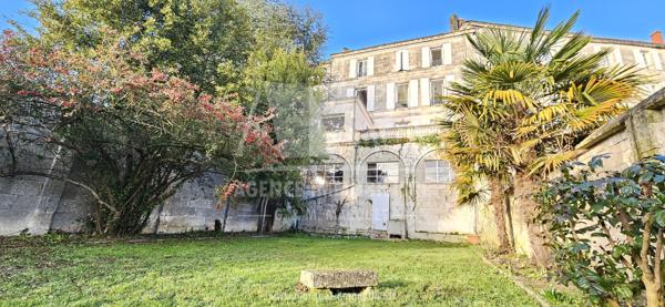 ANGOULEME "LE PLATEAU" - MAISON DE VILLE DE 7 PIECES PRINCIPALES AVEC JARDIN ET CAVE