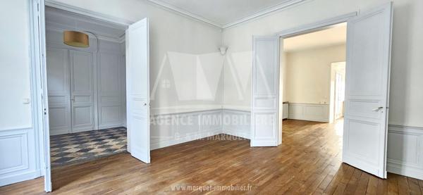 ANGOULEME "LE PLATEAU" - MAISON DE VILLE DE 7 PIECES PRINCIPALES AVEC JARDIN ET CAVE
