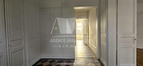 ANGOULEME "LE PLATEAU" - MAISON DE VILLE DE 7 PIECES PRINCIPALES AVEC JARDIN ET CAVE