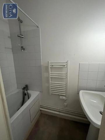Appartement à louer 2 pièces 30.77m² Poitiers (86000)