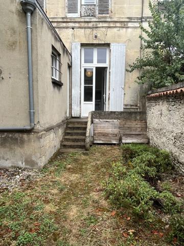APPARTEMENT T2 - COGNAC (16100)
