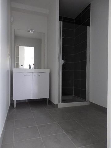 A LOUER T2 AVEC BALCON DANS BELLE RESIDENCE A MAROMME