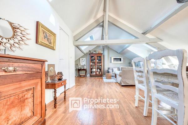 Corps de ferme rénové et sa partie indépendante