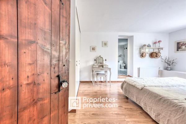 Corps de ferme rénové et sa partie indépendante