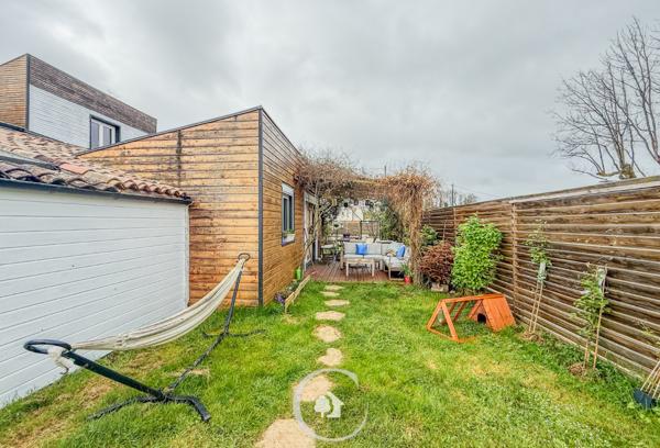 Salleboeuf (33370) JOLIE MAISON OSSATURE BOIS T4 - PISCINE - JARDIN