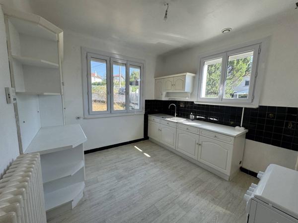 Maison 3 chambres 91m² avec 994m² de terrain & grand garage à ANNONAY