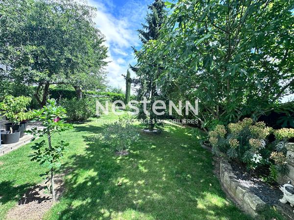 Superbe maison rénovée de 112.88 m² à vendre avec 3 chambres, jardin paysagé, terrasse avec pergola bioclimatique, garage à Montval-sur-Loir (72500)