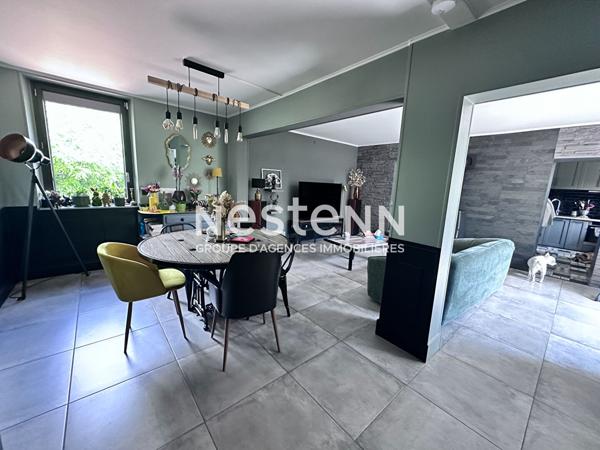 Superbe maison rénovée de 112.88 m² à vendre avec 3 chambres, jardin paysagé, terrasse avec pergola bioclimatique, garage à Montval-sur-Loir (72500)