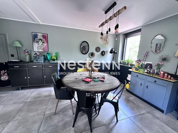 Superbe maison rénovée de 112.88 m² à vendre avec 3 chambres, jardin paysagé, terrasse avec pergola bioclimatique, garage à Montval-sur-Loir (72500)