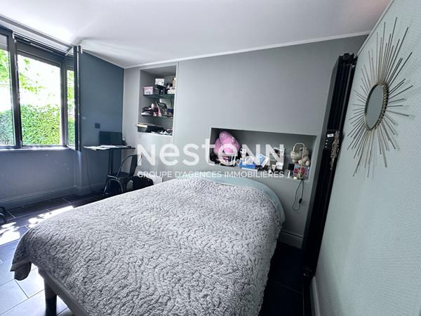 Superbe maison rénovée de 112.88 m² à vendre avec 3 chambres, jardin paysagé, terrasse avec pergola bioclimatique, garage à Montval-sur-Loir (72500)