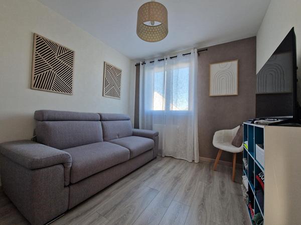 Maison contemporaine 6 pièces 98.29m² avec piscine - Proche commodités et écoles à Longué-Jumelles