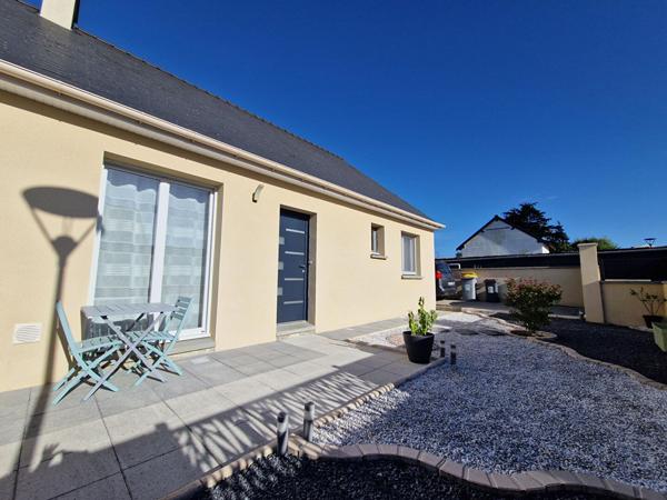 Maison contemporaine 6 pièces 98.29m² avec piscine - Proche commodités et écoles à Longué-Jumelles
