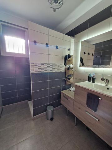 Maison contemporaine 6 pièces 98.29m² avec piscine - Proche commodités et écoles à Longué-Jumelles
