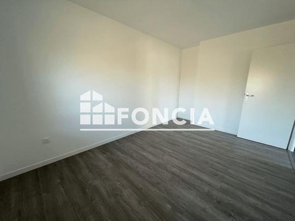 Location Appartement 2 pièces 38.5 m² - 15 AVENUE CHANOINE CARLOTTI Tours 37200