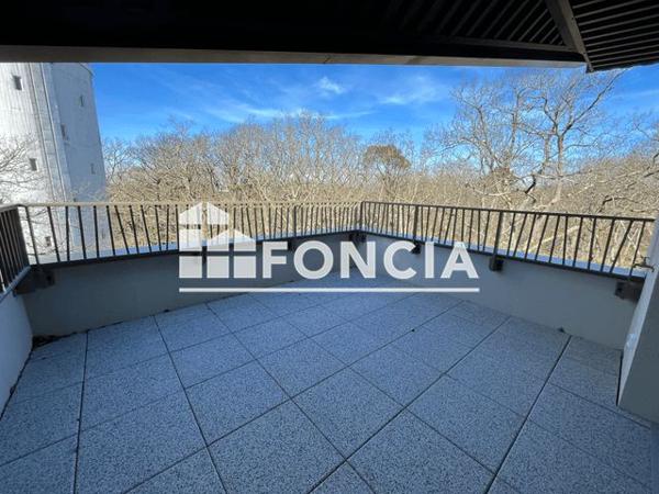 Location Appartement 2 pièces 38.5 m² - 15 AVENUE CHANOINE CARLOTTI Tours 37200