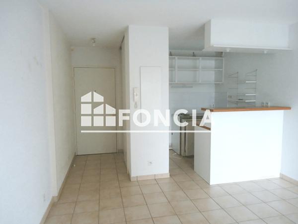 Location Appartement 2 pièces 38.23 m² - 12 RUE DU CHANOINE LABORDE Pau 64000