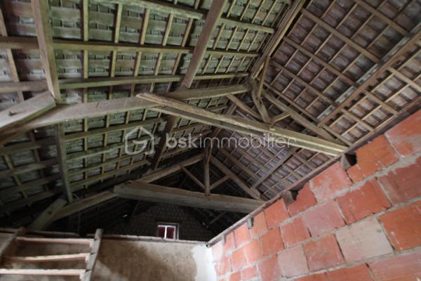 Venez découvrir cette maison à rénover ainsi que ses nombreuses dépendances.
La maison est composée de plusieurs pièces de vie et espaces à aménager selon vos souhaits pendant la rénovation.
A l'étage, un palier dessert quatre chambres ainsi que deux autres pièces pouvant servir à un dressing et salle d'eau par exemple.
Enfin, les combles sont aménageables sur environ 70m².
Côté extérieur, une parcelle d'environ 8 hectares vont permettra de profiter d'un environnement calme.
De nombreuses dépendances sont également présentes pour environ 250m², idéal pour stocker du matériel, des véhicules, transformer en habitation etc.
Après d'important travaux de rénovation, vous pourrez profiter de cette bâtisse aux volumes généreux avec un fort potentiel !

Contacter Nicolas GARDIES : 06.20.99.03.07
