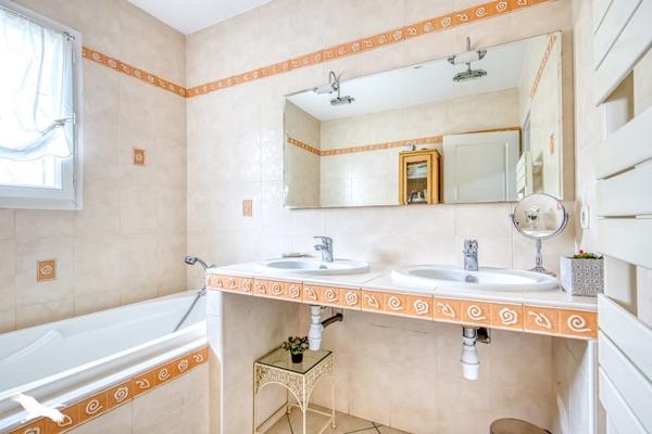 Maison à vendre 642 000 € Lège-Cap-Ferret 5 p 140 m² DPE C