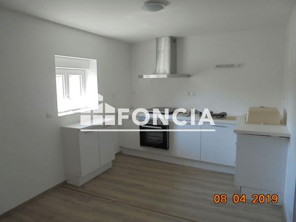 Location Appartement 3 pièces 67.76 m² - 5 PLACE DES DOMBES Thoissey 01140