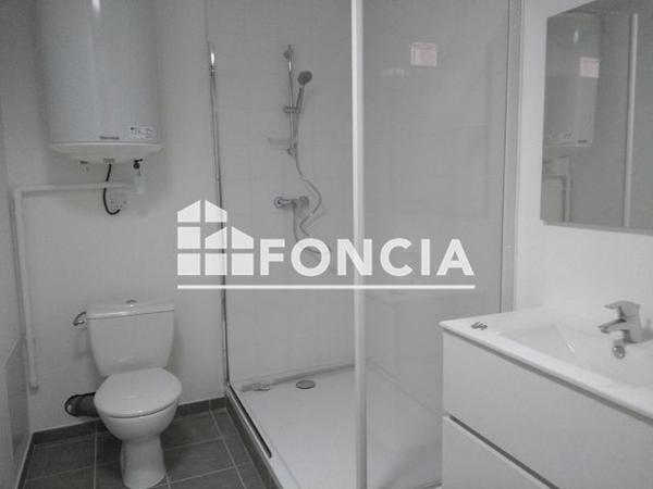 Location Appartement 3 pièces 67.76 m² - 5 PLACE DES DOMBES Thoissey 01140