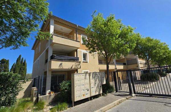 Appartement T3 - terrasse - 2 places de parking