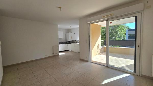 Appartement T3 - terrasse - 2 places de parking