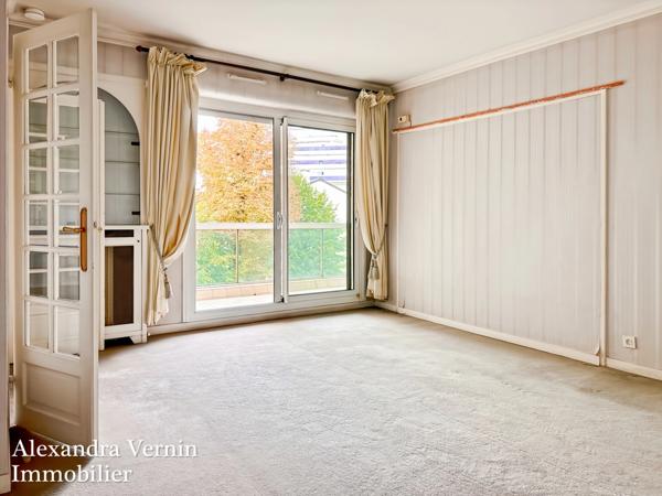 Appartement deux chambres terrasse, ascenseur, parking