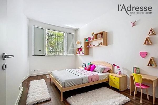 SURESNES/ Chêne - Appartement 4 pièces 95m² - Jardin de 73m² - 1 Cabanon - 1 Parking