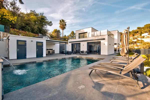 Maison à vendre  5 pièces - 183 m2 TOURRETTE LEVENS - 06