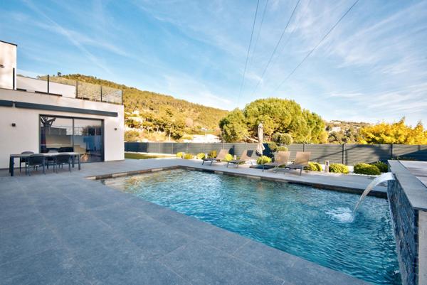 Maison à vendre  5 pièces - 183 m2 TOURRETTE LEVENS - 06