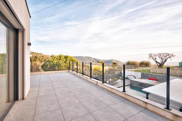 Maison à vendre  5 pièces - 183 m2 TOURRETTE LEVENS - 06