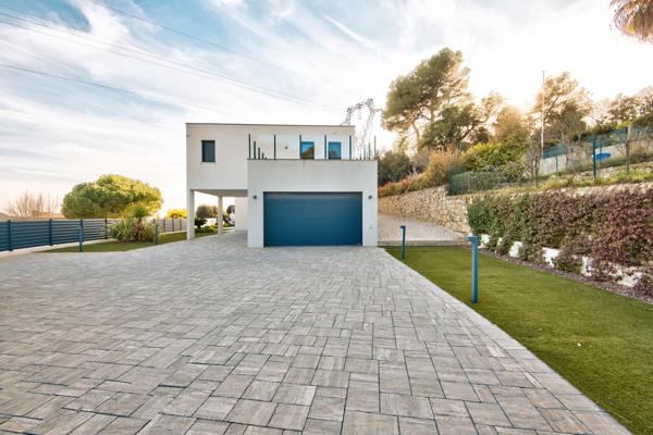 Maison à vendre  5 pièces - 183 m2 TOURRETTE LEVENS - 06