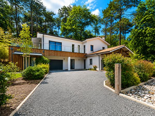 Maison
         7 pièces
        - 207 m² Bien prestige