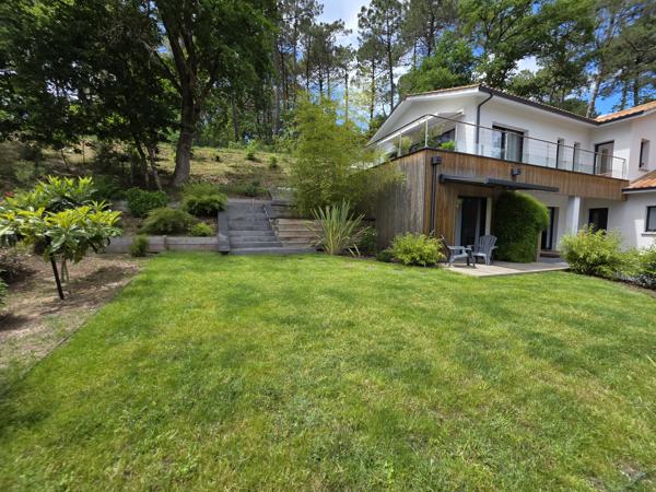 Maison
         7 pièces
        - 207 m² Bien prestige