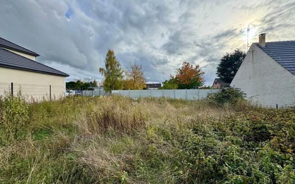 Terrain à vendre    Saint-Quentin