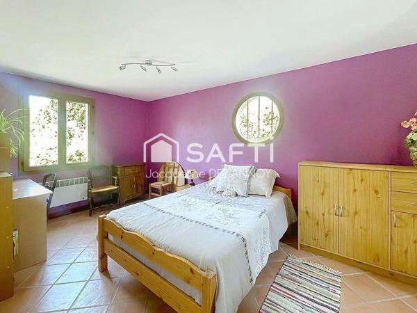 PROPRIÉTÉ ÉQUESTRE, 2 MAISONS, 11000 m² DE TERRAIN