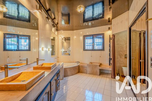 Maison à vendre 9 pièces 420 m² Puget-sur-Argens