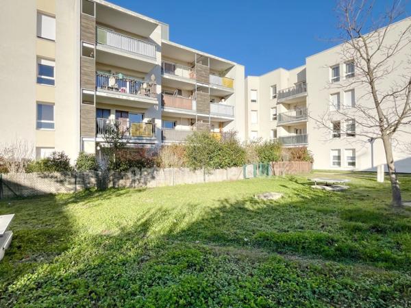 Appartement à vendre 3 pièces VAULX EN VELIN (69)