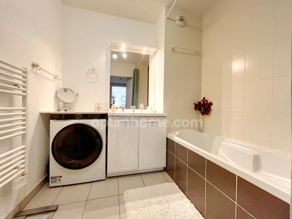 Appartement à vendre 3 pièces VAULX EN VELIN (69)