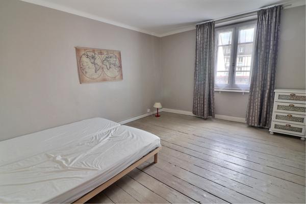 Landerneau (29800) LANDERNEAU MAISON DE VILLE DE CARACTERE DE 295 m2 JARDIN ARBORE 539 m2