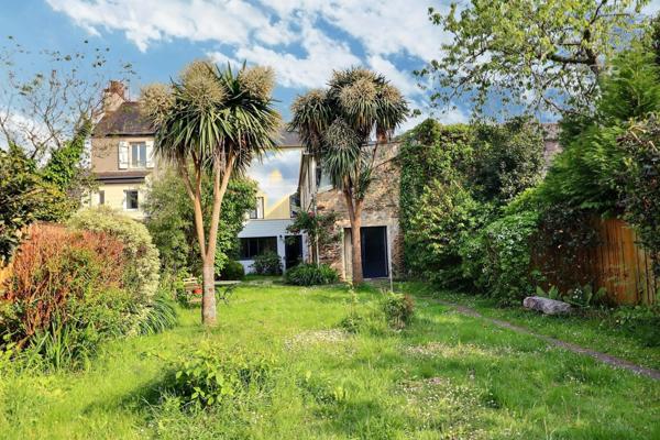 Landerneau (29800) LANDERNEAU MAISON DE VILLE DE CARACTERE DE 295 m2 JARDIN ARBORE 539 m2