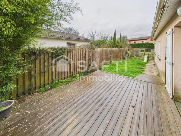 Maison de plain-pied, jardin, proche du centre.