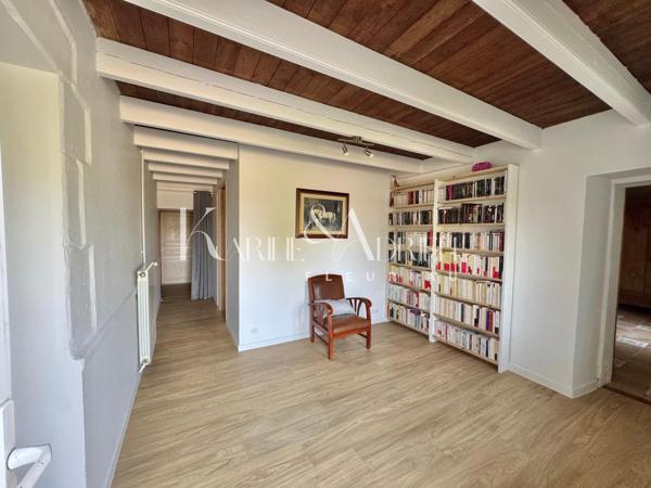 MAISON EN PIERRE DE 216 m2 4 chambres piscine et dépendances