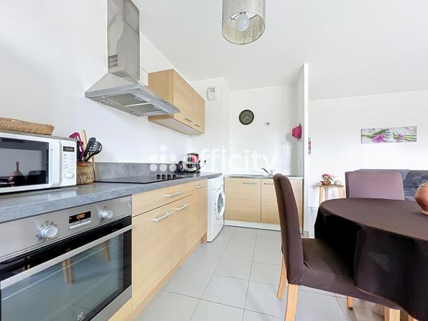 Appartement
         3 pièces
        - 61 m² 169 800 € *