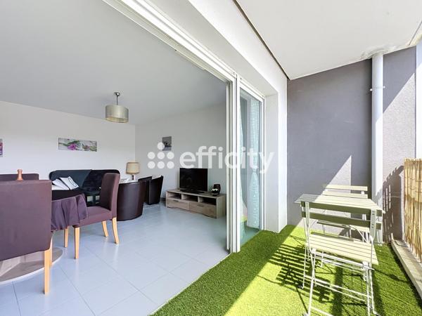 Appartement
         3 pièces
        - 61 m² 169 800 € *