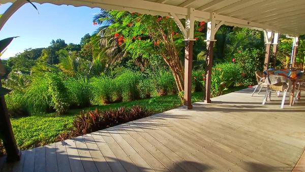 DESHAIES-Maya: Bas de Villa en rez de jardin T3