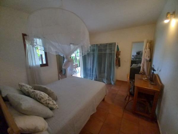 DESHAIES-Maya: Bas de Villa en rez de jardin T3