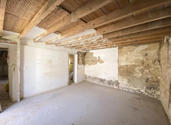 Vente                                                      Maison
                        
                     3 pièces                      71 m2                     à Meslay-le-Vidame